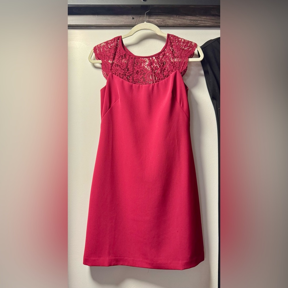 White House Black Market Red Lace Mini Dress, size 00 perfect condition